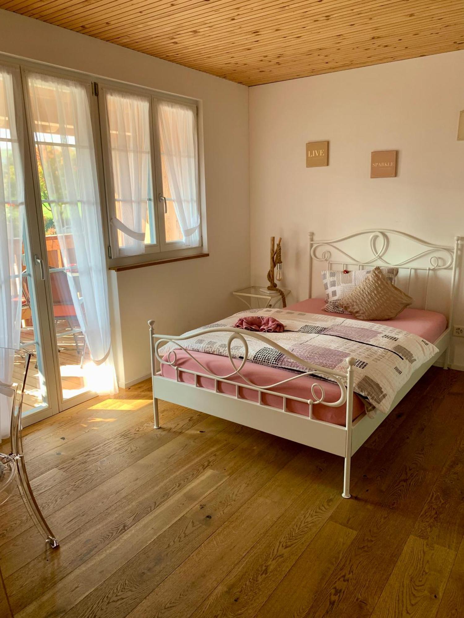 Niederweningen Conny'S B&B المظهر الخارجي الصورة