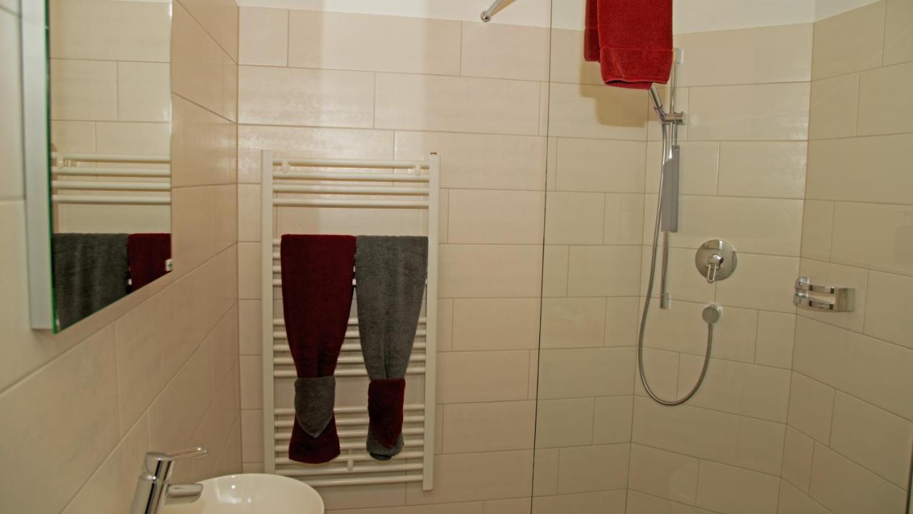 Niederweningen Conny'S B&B المظهر الخارجي الصورة